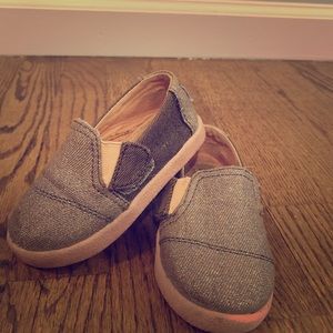 Toddler girls Toms